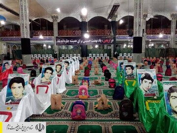 توزیع بسته‌های لوازم‌تحریر بین دانش‌آموزان مناطق محروم علی‌آباد کتول توسط ستاد اجرایی فرمان امام