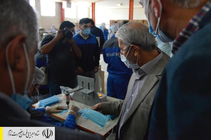 گزارش تصویری از افزایش ظرفیت تولید ماسک بهداشتی به ۵ میلیون ماسک در روز توسط ستاد اجرایی فرمان امام