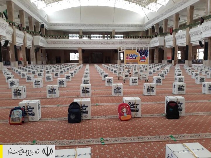 توزیع بسته‌های لوازم‌تحریر بین دانش‌آموزان مناطق محروم استان گلستان توسط ستاد اجرایی فرمان امام