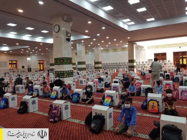 توزیع 32 هزار بسته لوازم‌تحریر بین دانش‌آموزان مناطق محروم بندرعباس توسط ستاد اجرایی فرمان امام