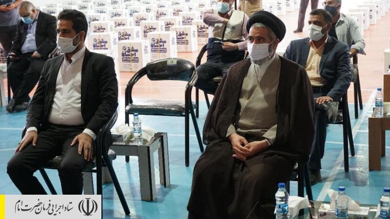 توزیع بسته‌های لوازم‌تحریر بین دانش‌آموزان مناطق محروم خراسان جنوبی توسط ستاد اجرایی فرمان امام