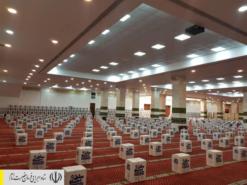 توزیع ۳۲ هزار بسته لوازم‌تحریر بین دانش‌آموزان مناطق محروم بندرعباس توسط ستاد اجرایی فرمان امام
