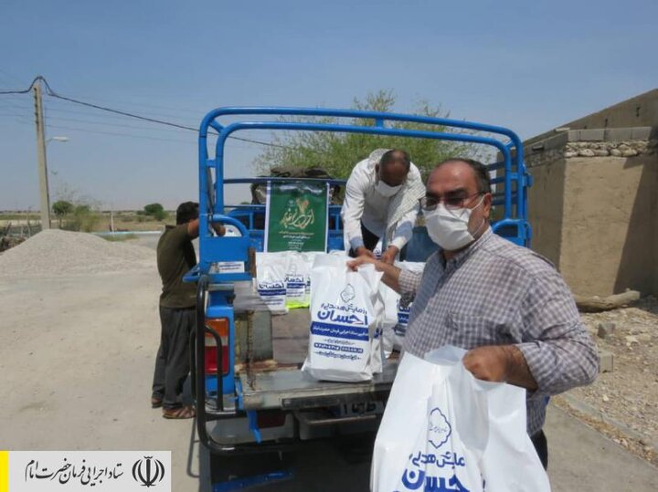 طبخ و توزیع غذای گرم در مناطق محروم استان بوشهر توسط ستاد اجرایی فرمان امام