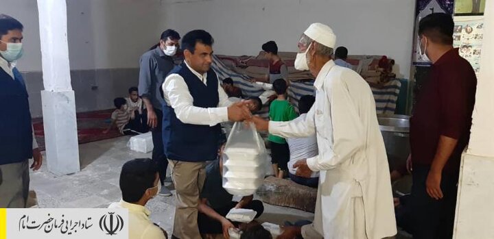 طبخ و توزیع غذای گرم در مناطق محروم استان سیستان و بلوچستان توسط ستاد اجرایی فرمان امام