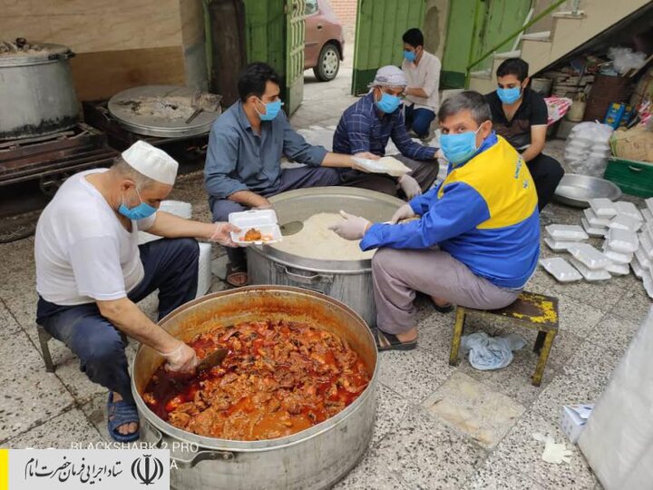 طبخ و توزیع غذای گرم در مناطق محروم استان سیستان و بلوچستان توسط ستاد اجرایی فرمان امام
