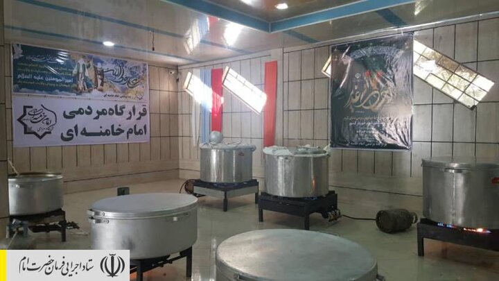 طبخ و توزیع غذای گرم در مناطق محروم استان لرستان توسط ستاد اجرایی فرمان امام