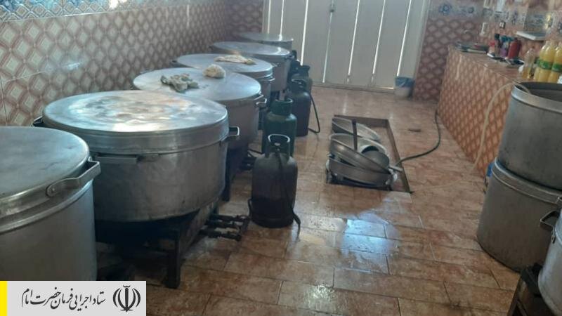 ارسال نخستین محموله کمک‌های ستاد اجرایی فرمان امام به مناطق سیل زده جنوب کشور / راه اندازی آشپزخانه و طبخ و توزیع روزانه