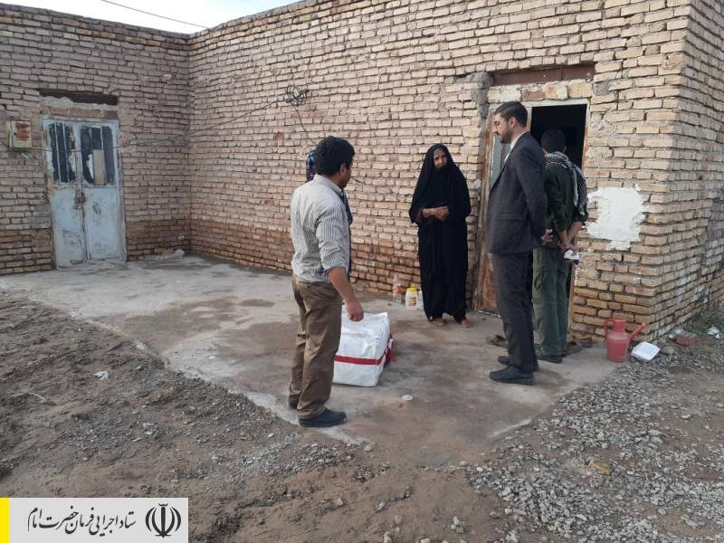 توزیع چادرهای امدادی در مناطق سیل زده کرمان توسط نیروهای جهادی ستاد اجرایی فرمان امام