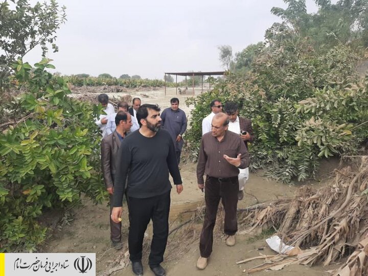 ورود ستاد اجرایی فرمان امام به حل مشکلات کشاورزان سیل زده زرآباد/ اعزام ده ها لودر و بولدوزر برای نجات باغات و مزارع