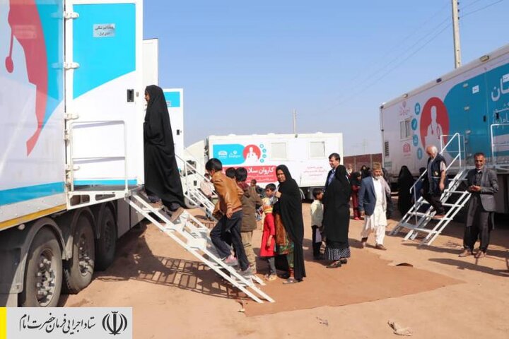 استقرار کاروان سلامت و توزیع نوشت افزار بین دانش آموزان سیل زده کرمان توسط ستاد اجرایی فرمان امام