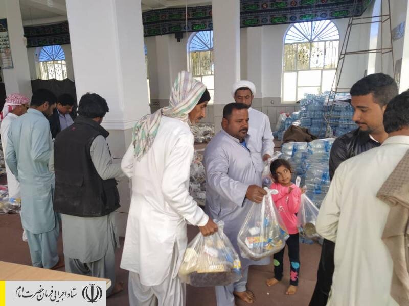 ورود نیروهای جهادی ستاد اجرایی فرمان امام به دورافتاده‌ترین روستای سیل‌زده سیستان و بلوچستان/شرایط دشوار زندگی مردم بعد از دوهفته قطع مسیرهای ارتباطی