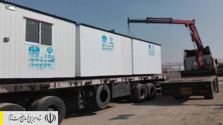 آغاز ارسال ۱۰۰ کانکس به دستور رئیس ستاد اجرایی فرمان امام جهت اسکان اضطراری زلزله زدگان آذربایجان شرقی