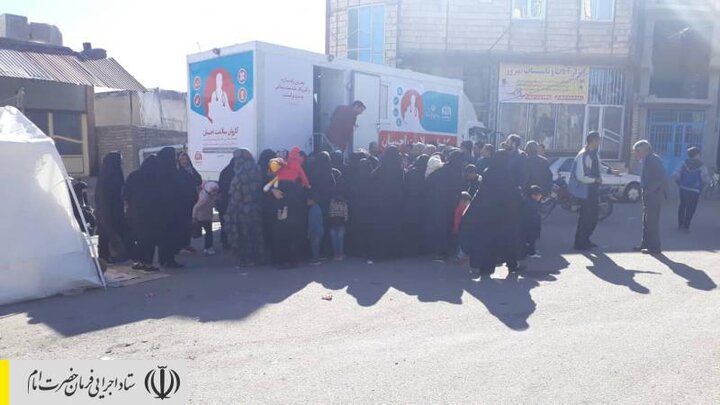 ارائه خدمات درمانی و پزشکی رایگان کاروان سلامت احسان ستاد اجرایی فرمان حضرت امام (ره) در مناطق زلزله زده آذربایجان شرقی