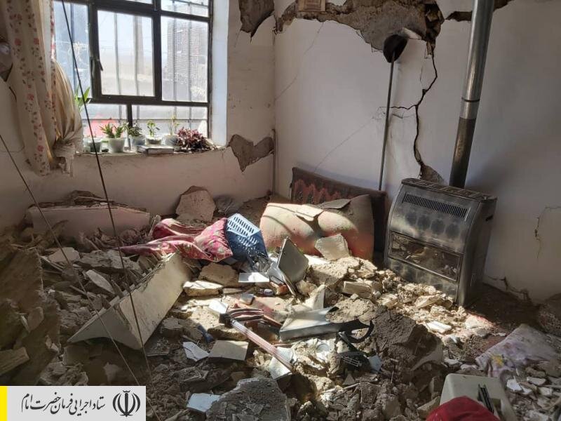 اهدای دام زنده و لوازم خانگی از طرف ستاد اجرایی فرمان حضرت امام (ره) به زلزله زدگان آذربایجان شرقی