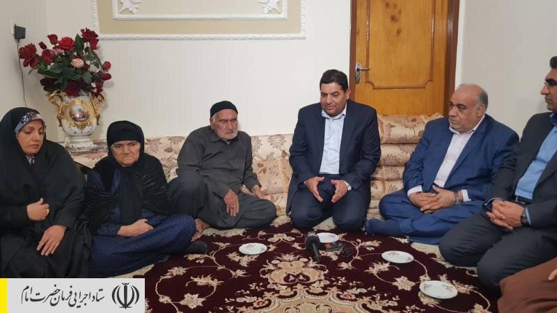 حضور رئیس ستاد اجرایی فرمان امام در خانه شهید مدافع حرم فریدون احمدی