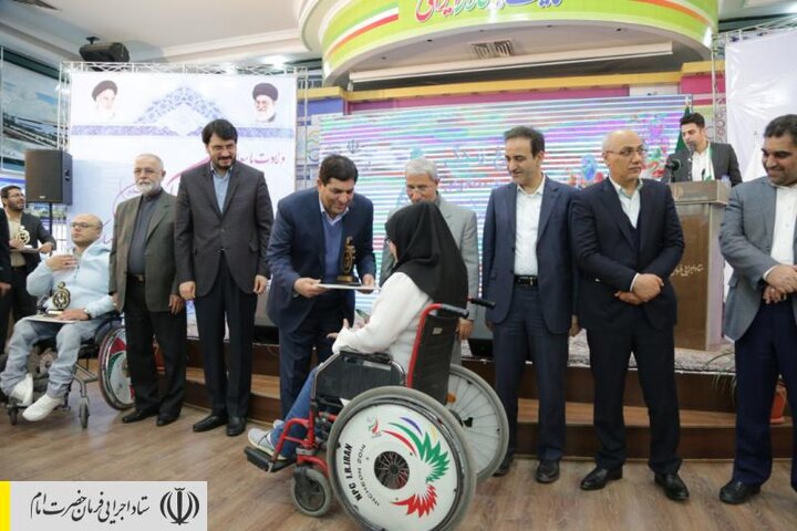 ‌اهدای ۳۰۰۰ ویلچر به معلولان در نقاط محروم کشور