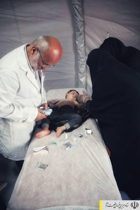 خدمت رسانی کاروان سلامت احسان ستاد اجرایی فرمان امام به زائرین اربعین در کربلا