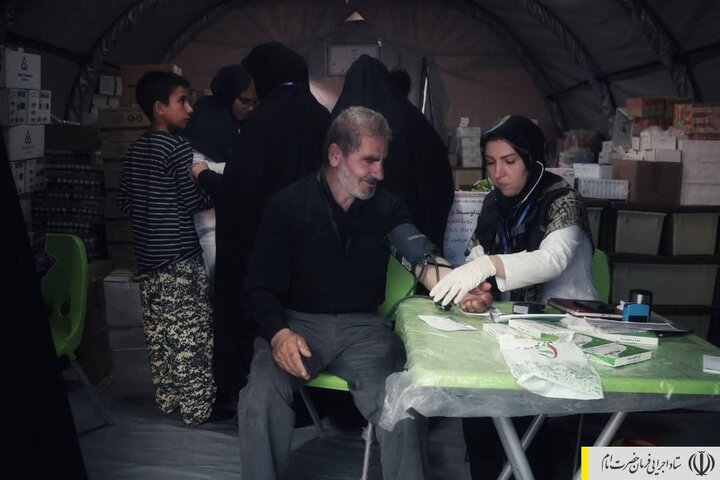 خدمت رسانی کاروان سلامت احسان ستاد اجرایی فرمان امام به زائرین اربعین در کربلا