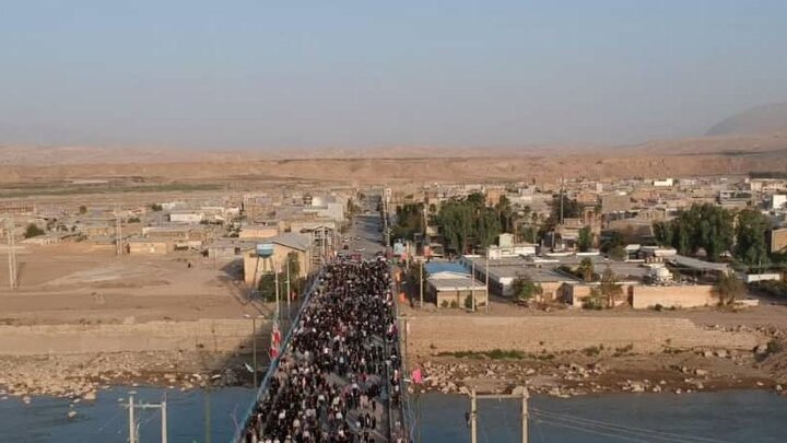 برگزاری همایش پیاده روی خانوادگی در منطقه سیل زده پلدختر