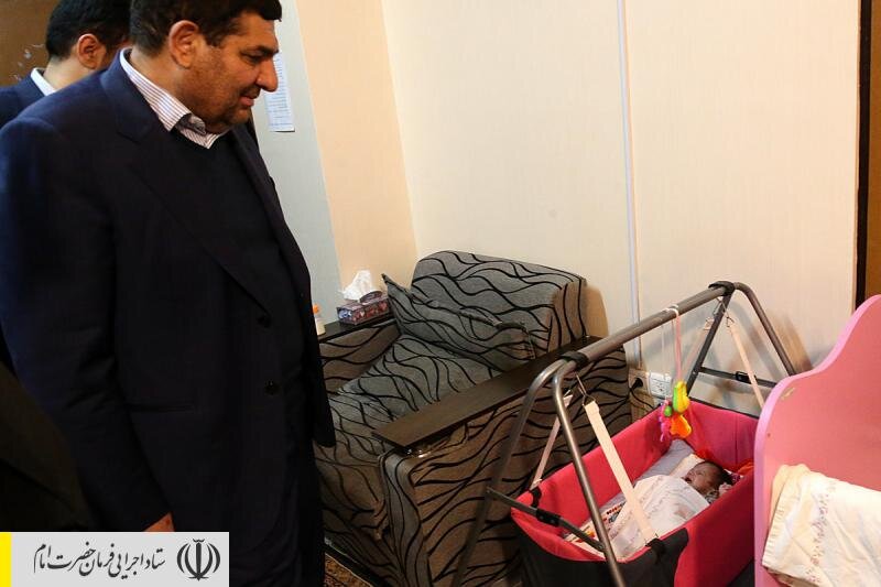 بازدید رئیس ستاد اجرایی فرمان حضرت امام (ره) از شیرخوارگاه و خانه نوباوگان شکوفه