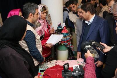 بازدید رئیس ستاد اجرایی فرمان حضرت امام (ره) از نمایشگاه طرح های اشتغالزایی در گلوگاه