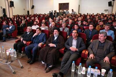 بازدید رئیس ستاد اجرایی فرمان حضرت امام (ره) از نمایشگاه طرح های اشتغالزایی در گلوگاه