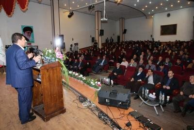 بازدید رئیس ستاد اجرایی فرمان حضرت امام (ره) از نمایشگاه طرح های اشتغالزایی در گلوگاه