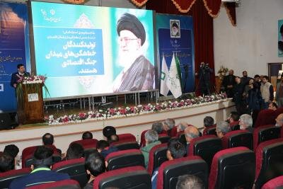 بازدید رئیس ستاد اجرایی فرمان حضرت امام (ره) از نمایشگاه طرح های اشتغالزایی در گلوگاه