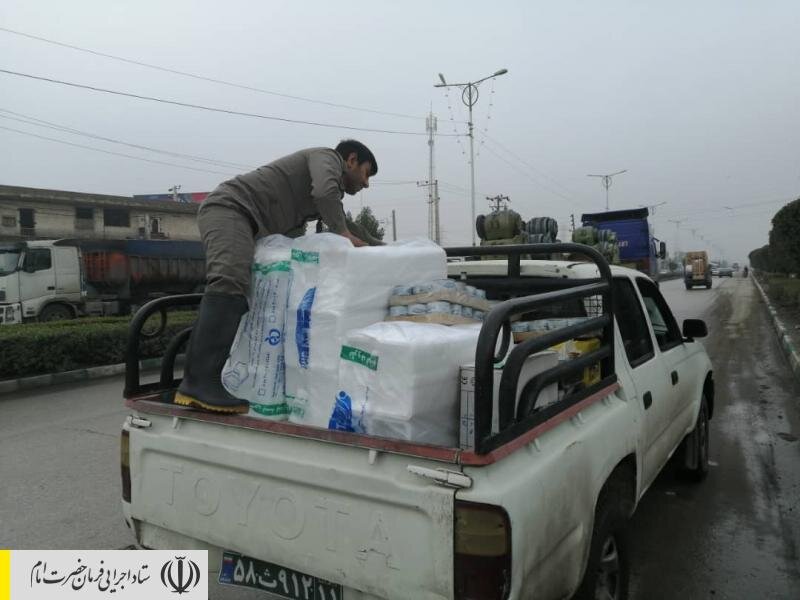 نیروهای جهادی ستاد اجرایی فرمان امام در کنار مردم سیل زده خوزستان