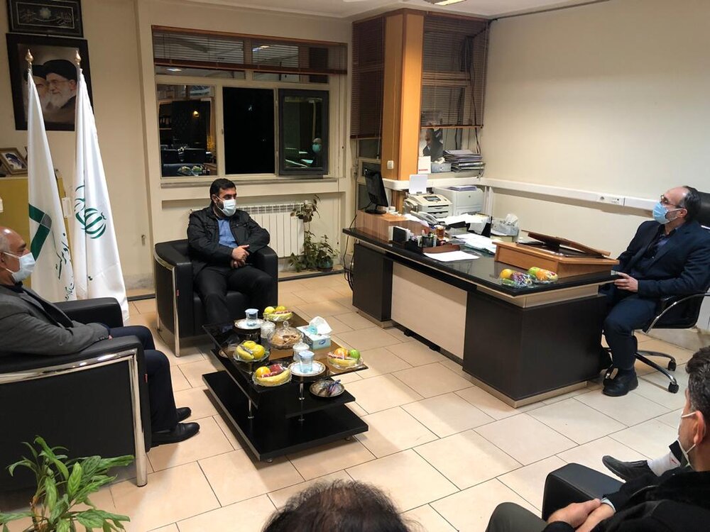 جلسه مدیر قرارگاه امدادی بنیاد احسان با مدیر کل مدیریت بحران استان فارس و گروه های جهادی در شیراز