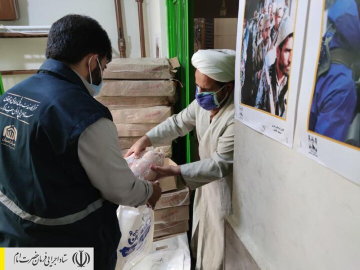 توزیع ۵ تن بسته پروتئینی در محله محروم هرندی تهران توسط ستاد اجرایی فرمان امام