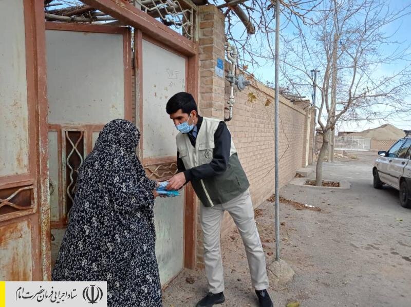 توزیع بسته‌های بهداشتی ضدکرونایی در مناطق محروم استان یزد توسط ستاد اجرایی فرمان امام