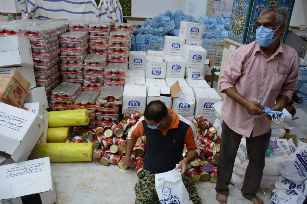 ارسال ۳۵۰۰ بسته امدادی و حمایتی به مناطق زلزله‌زده سی‌سخت