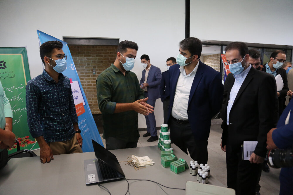 بهره برداری از ۱۰۰۰ طرح تولید محصولات گلخانه‌ای و آغاز عملیات اجرایی ۵۰ هکتار گلخانه جدید توسط ستاد اجرایی فرمان امام