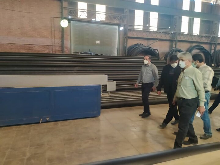 گزارش خبر 14 از اقدامات بنیاد برکت ستاد اجرایی فرمان امام در خوزستان؛ از تأمین 300 کیلومتر  لوله پلی اتیلن برای  آبرسانی تا خرید و تعمیر پمپ های آب