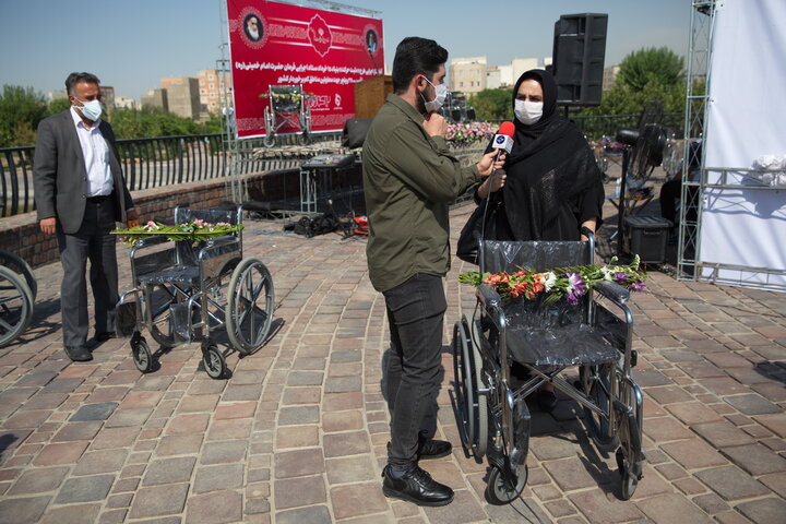 بازتاب توزیع ۲۷هزار ویلچر اهدایی ستاد اجرایی فرمان امام توسط بنیاد ۱۵خرداد در مناطق محروم کشور، در خبر ۲۱