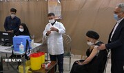 نماینده ولی فقیه در خراسان جنوبی واکسن ایرانی برکت را دریافت کرد