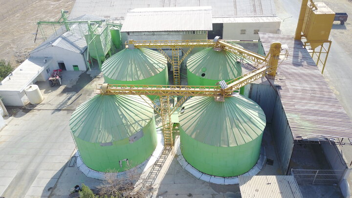 احیا و راه اندازی کارخانه خوراک دام و تولید کنسانتره با اقدامی جهادی در مجتمع پرورش و اصلاح نژاد دام سبک لاله آراد هلدینگ کشاورزی ستاد اجرایی