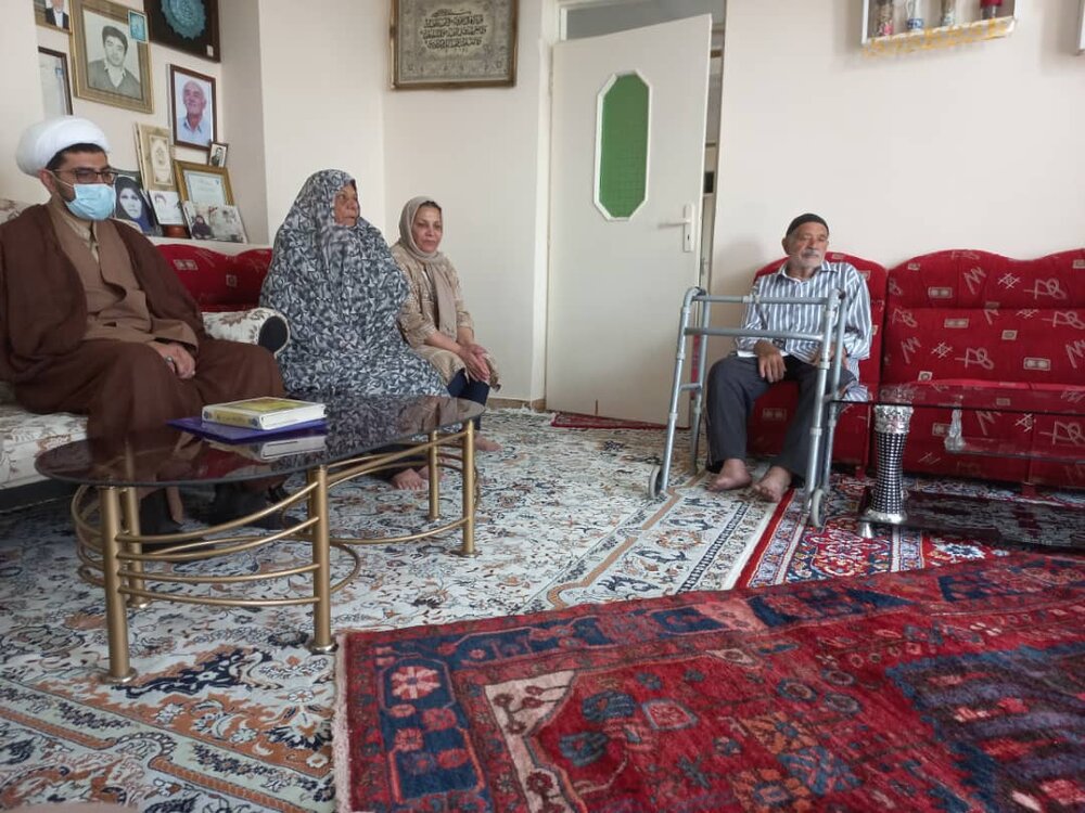 دیدار با خانواده های معظم شهداء با محوریت خانه احسان در منطقه کمالشهر