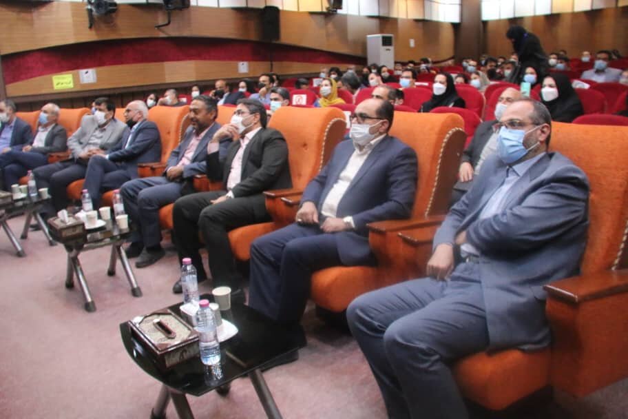 جزئیاتی از مراسم تجلیل از برگزیدگان مرحله انتخابی استانی رویداد ملی دانشگاه آزاد اسلامی در گام دوم انقلاب