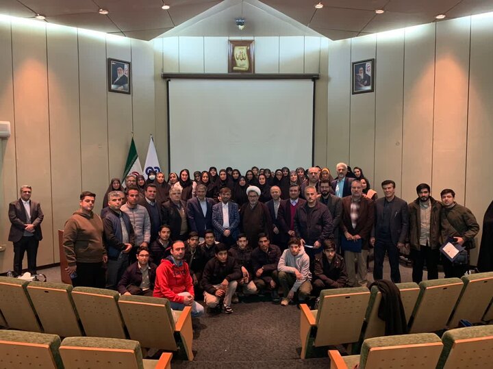 گواهی پایان دوره مروجان مسئولیت اجتماعی به شهرداران کوچه ها،مسئولین پهنه های خانه های احسان محلات منطقه 15 تهران تحویل داده شد