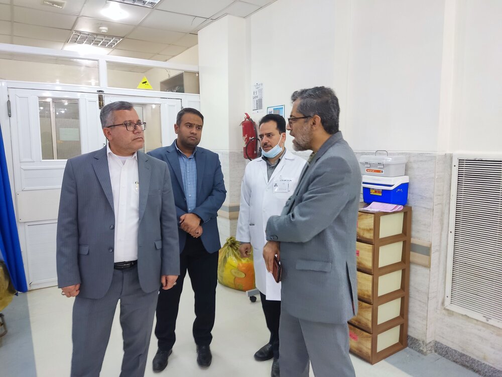 بازدید مدیرکل ستاد اجرایی از بیمارستان شهید محمدی بندرعباس