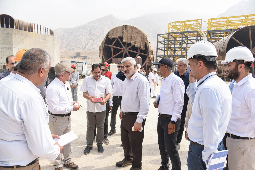 بازدید دکترعبدالهی از پروژه پتروشیمی مهرپترو کیمیا