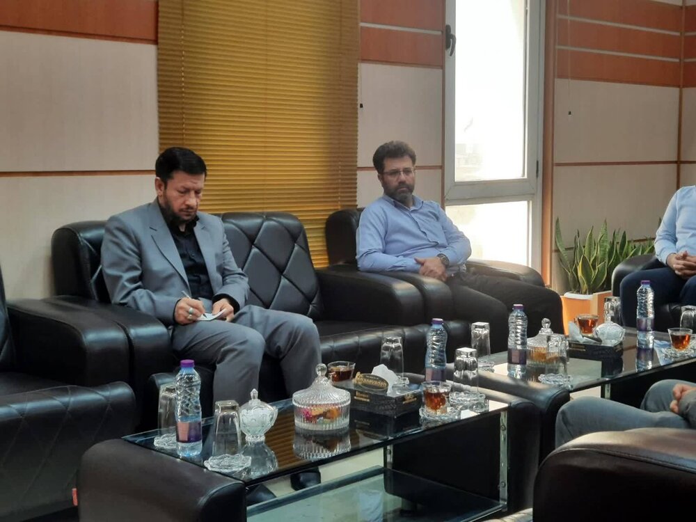 دیدار مدیرکل ستاد اجرایی فرمان حضرت امام (ره) استان با رئیس کل دادگستری استان بوشهر