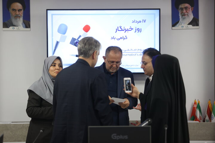 روزخبرنگار