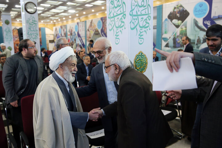 آیین تودیع و معارفه رئیس ستاد اجرایی فرمان امام