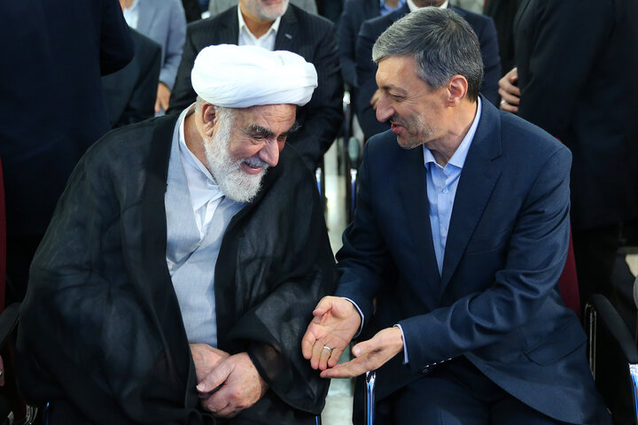 آیین تودیع و معارفه رئیس ستاد اجرایی فرمان امام