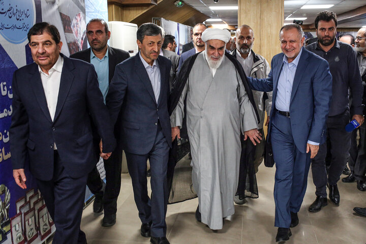 حضور آیت الله محمدی گلپایگانی رییس دفتر مقام معطم رهبری در مراسم تودیع و معارفه رییس ستاد اجرایی فرمان امام