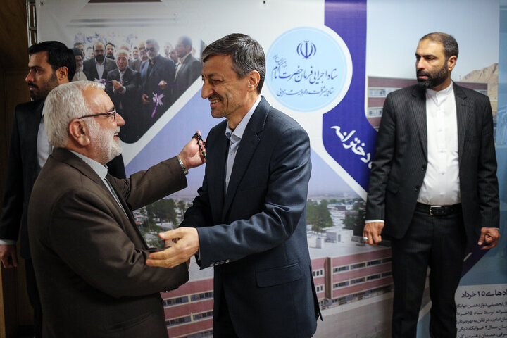 حضور سید مرتضی بختیاری، رییس کمیته امداد در مراسم تودیع و معارفه رییس ستاد اجرایی فرمان امام