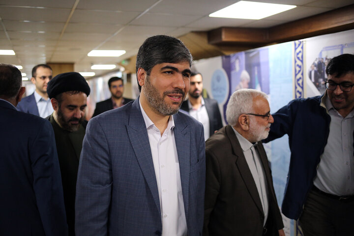 حضور میثم لطیفی رئیس سازمان اداری و استخدامی کشور در مراسم تودیع و معارفه رییس ستاد اجرایی فرمان امام